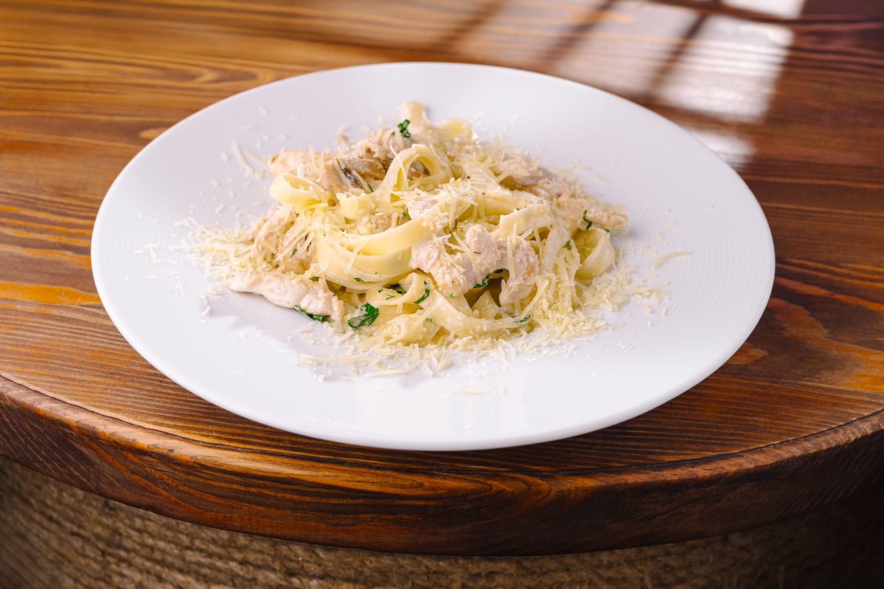 фото-Спагетти с курицей и грибами